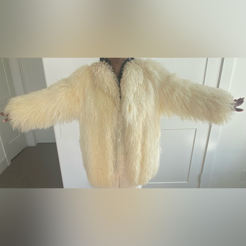 Vintage Cream Mongolian Lamb Fur Oversized Collared Coat / Jacket. - Picture 3 of 9